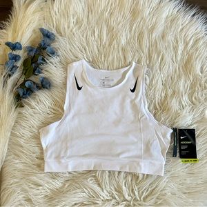 Women’s Nike Aeroswift Running Crop Top